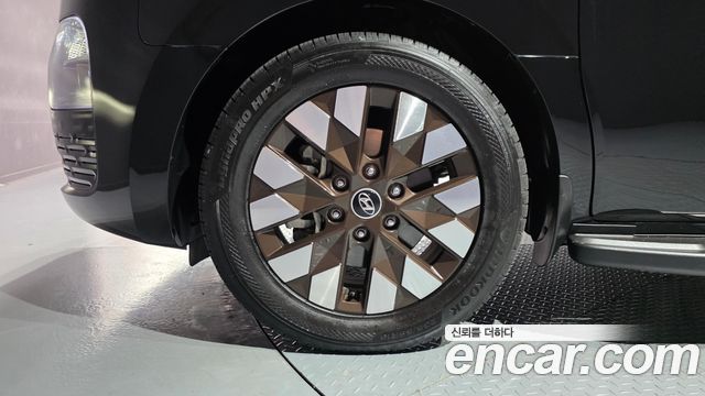 Hyundai Staria Cargo 5-Seater Modern 2023 — фото 5
