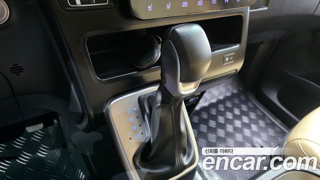 Hyundai Staria Cargo 5-Seater Modern 2023 — фото 9