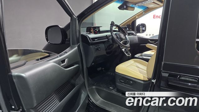 Hyundai Staria Cargo 5-Seater Modern 2023 — фото 10