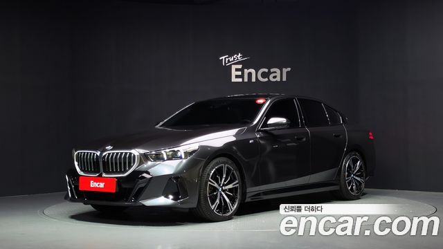 BMW 5 Series (G60) 530i xDrive M Sport 2024 — фото 1