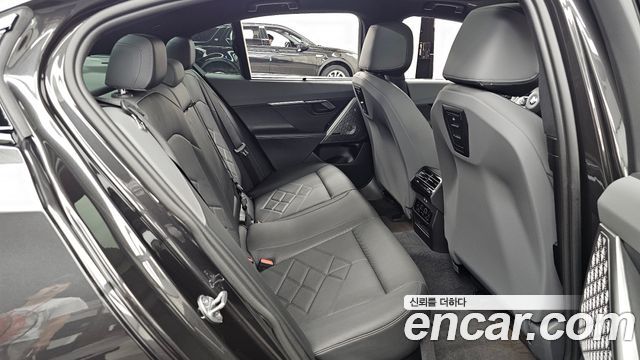 BMW 5 Series (G60) 530i xDrive M Sport 2024 — фото 16