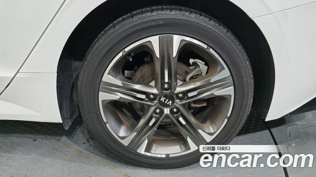 Kia K5 (III) 2.0 Noblesse 2021 — фото 21