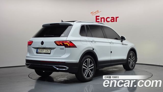 Volkswagen Tiguan (II) 2.0 TDI 4Motion Prestige 2023 — фото 2