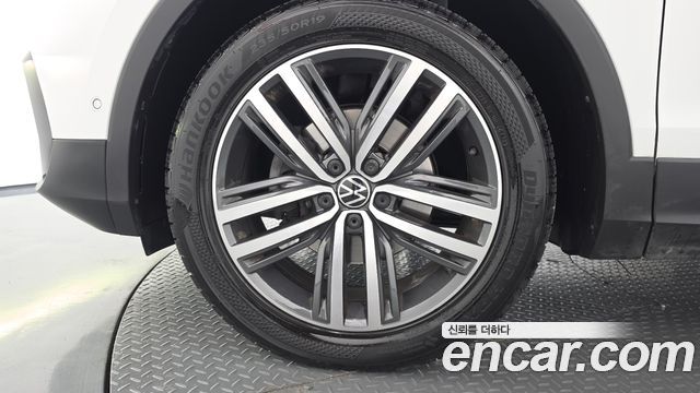 Volkswagen Tiguan (II) 2.0 TDI 4Motion Prestige 2023 — фото 5