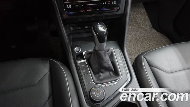Volkswagen Tiguan (II) 2.0 TDI 4Motion Prestige 2023 — фото 9