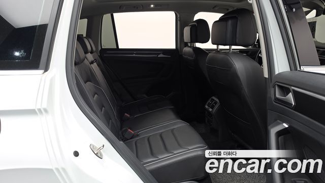 Volkswagen Tiguan (II) 2.0 TDI 4Motion Prestige 2023 — фото 11