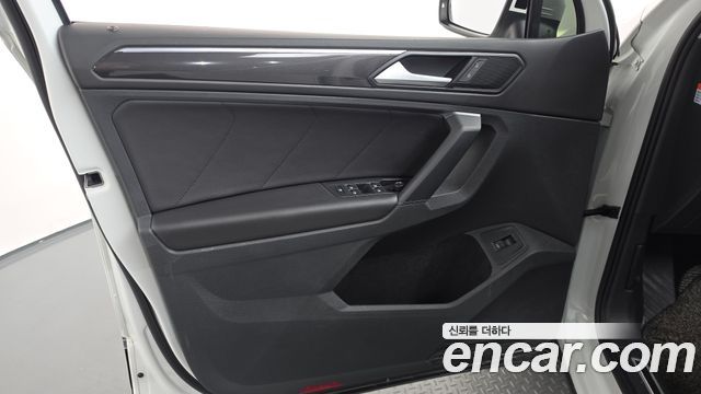 Volkswagen Tiguan (II) 2.0 TDI 4Motion Prestige 2023 — фото 24