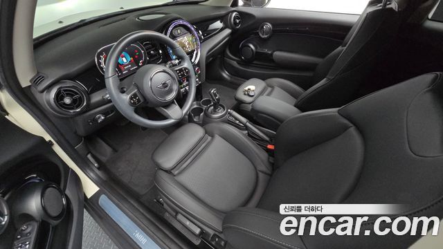 MINI Cooper Classic Plus 3rd 2022 — фото 7