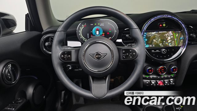 MINI Cooper Classic Plus 3rd 2022 — фото 12