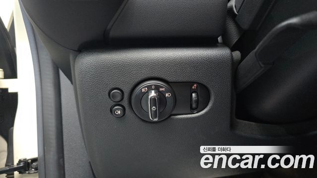 MINI Cooper Classic Plus 3rd 2022 — фото 16