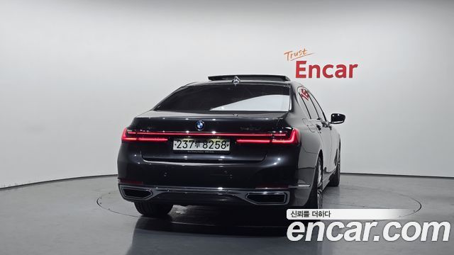 BMW 7 Series (G11) 740Li xDrive Design Pure Excellence 2020 — фото 4