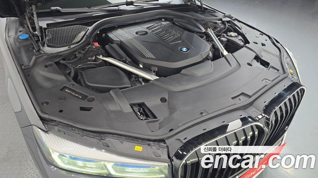 BMW 7 Series (G11) 740Li xDrive Design Pure Excellence 2020 — фото 6