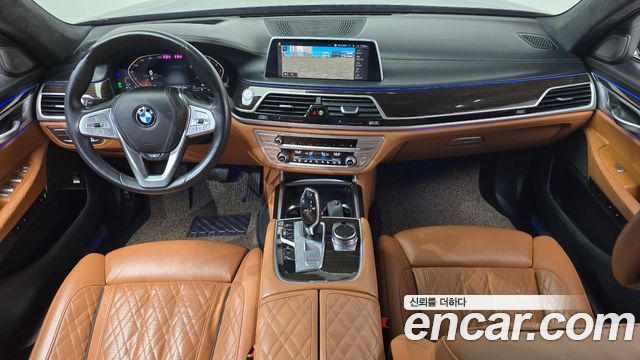 BMW 7 Series (G11) 740Li xDrive Design Pure Excellence 2020 — фото 7