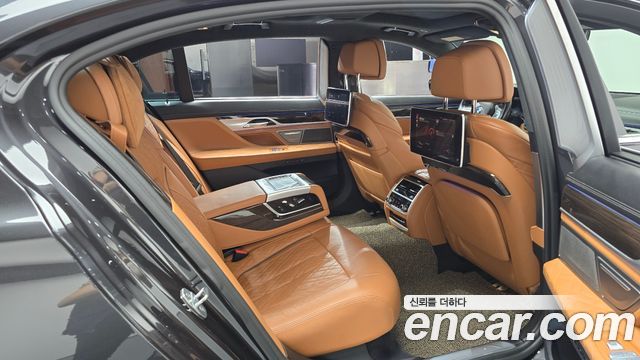 BMW 7 Series (G11) 740Li xDrive Design Pure Excellence 2020 — фото 11