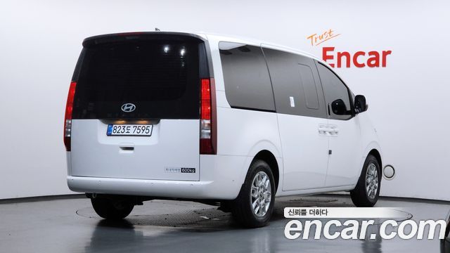 Hyundai Staria HEV 1.6T Cargo 5-Seater Modern 2026 — фото 2