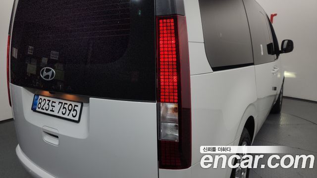 Hyundai Staria HEV 1.6T Cargo 5-Seater Modern 2026 — фото 23
