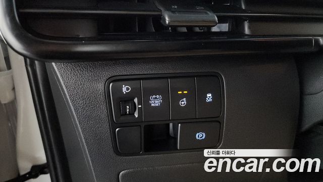 Hyundai Staria HEV 1.6T Cargo 5-Seater Modern 2026 — фото 27