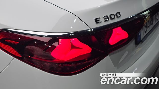 Mercedes-Benz E-Class (W214) E300 4MATIC Exclusive 2024 — фото 23
