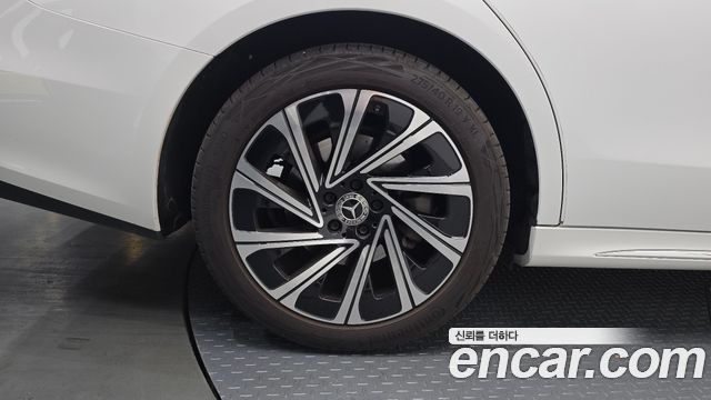 Mercedes-Benz E-Class (W214) E300 4MATIC Exclusive 2024 — фото 32