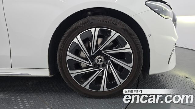 Mercedes-Benz E-Class (W214) E300 4MATIC Exclusive 2024 — фото 33