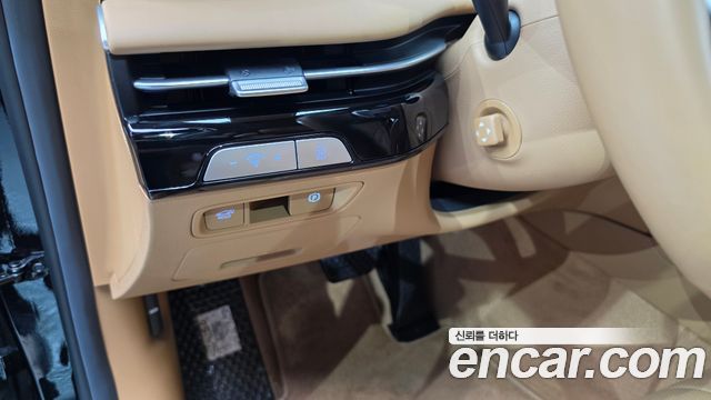 Genesis G80 (RG3) Gasoline 2.5 Turbo AWD 2025 — фото 20