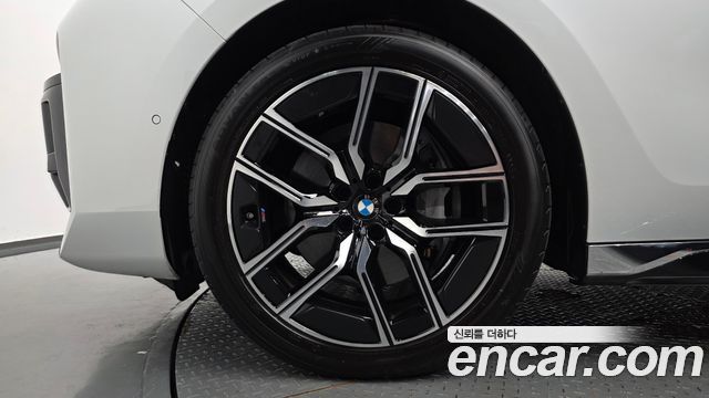 BMW 7 Series (G70) 740i xDrive M Sport 2024 — фото 5