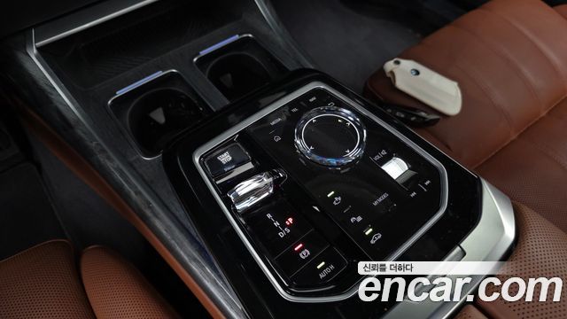 BMW 7 Series (G70) 740i xDrive M Sport 2024 — фото 9