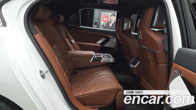 BMW 7 Series (G70) 740i xDrive M Sport 2024 — фото 11