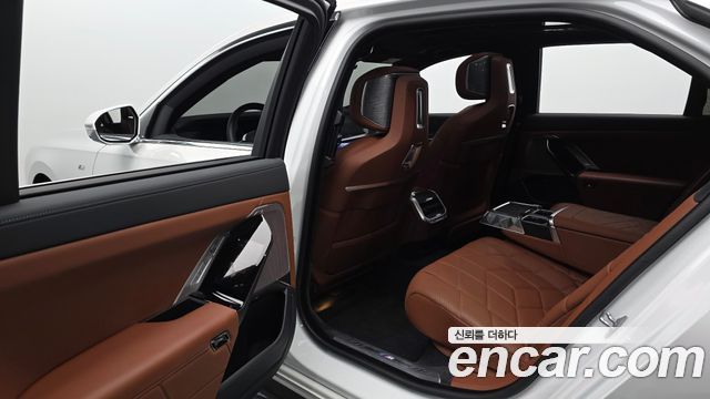 BMW 7 Series (G70) 740i xDrive M Sport 2024 — фото 12