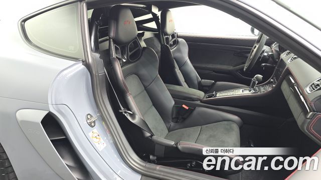 Porsche 718 Cayman 4.0 GT4 2023 — фото 15