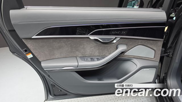Audi A8 (D5) 55 TFSI Quattro LWB 2021 — фото 25