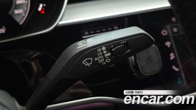 Audi A8 (D5) 55 TFSI Quattro LWB 2021 — фото 28