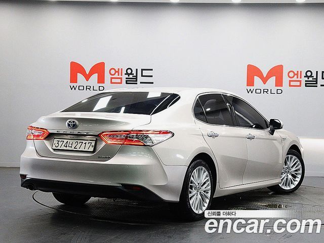 Toyota Camry (XV70) 2.5 XLE Hybrid 2018 — фото 2