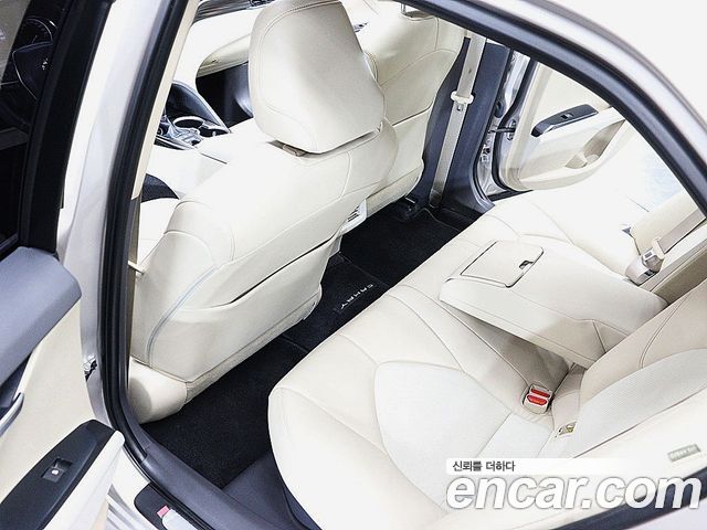 Toyota Camry (XV70) 2.5 XLE Hybrid 2018 — фото 15