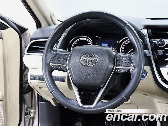 Toyota Camry (XV70) 2.5 XLE Hybrid 2018 — фото 16