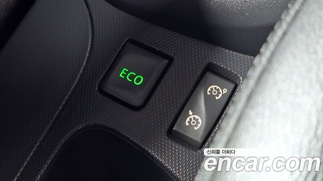 Renault Korea QM3 RE 2015 — фото 21