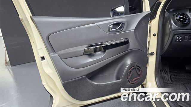 Renault Korea QM3 RE 2015 — фото 30