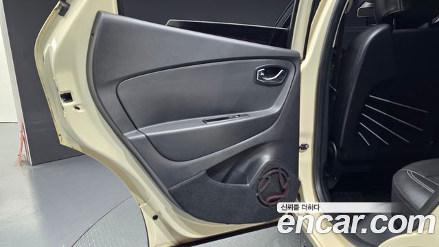 Renault Korea QM3 RE 2015 — фото 31