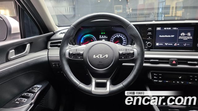 Kia K5 Hybrid (III) Prestige 2022 — фото 14