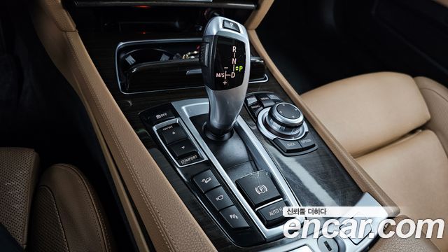 BMW 7 Series (F01) 740d xDrive 2013 — фото 9