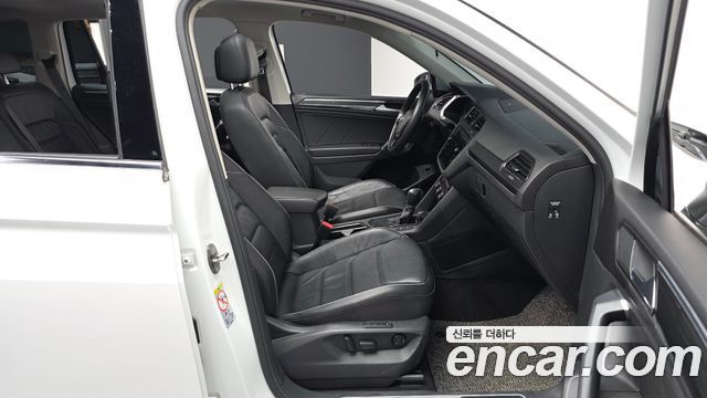 Volkswagen Tiguan Allspace 2.0 TDI Prestige 2018 — фото 11