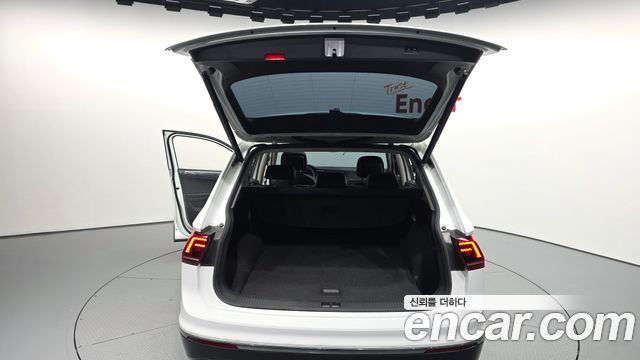 Volkswagen Tiguan Allspace 2.0 TDI Prestige 2018 — фото 20