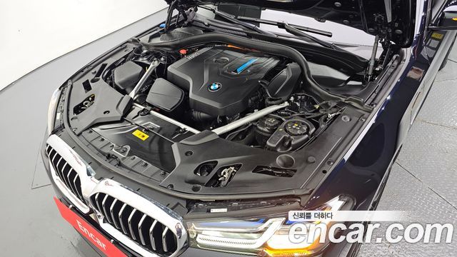 BMW 5 Series (G30) 530e M Sport 2023 — фото 6