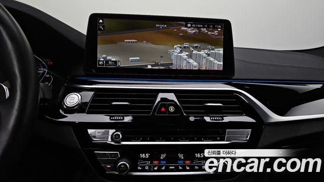 BMW 5 Series (G30) 530e M Sport 2023 — фото 13