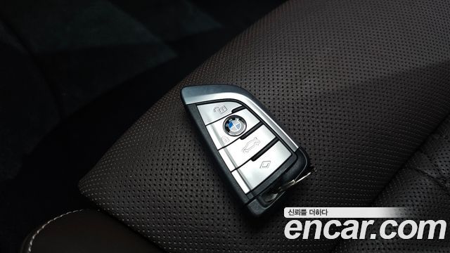 BMW 5 Series (G30) 530e M Sport 2023 — фото 17