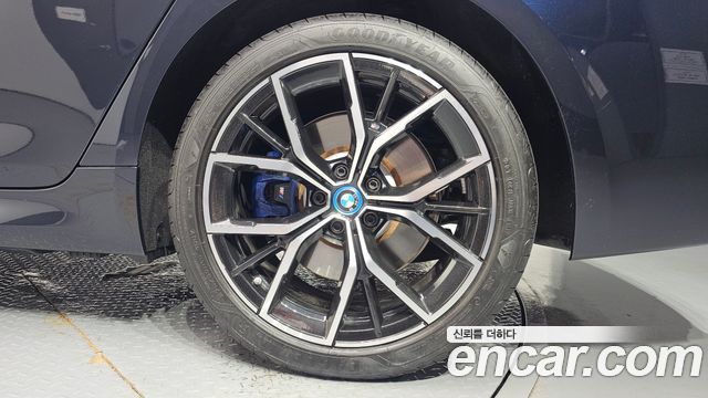 BMW 5 Series (G30) 530e M Sport 2023 — фото 21