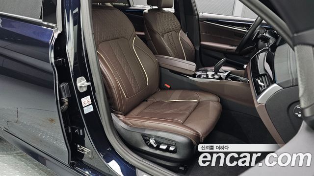BMW 5 Series (G30) 530e M Sport 2023 — фото 26