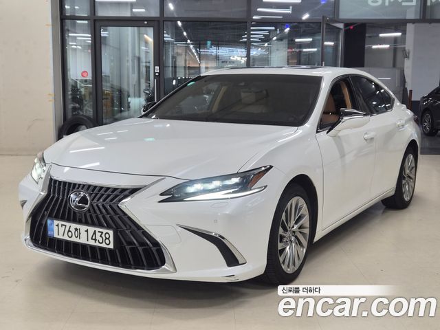 Lexus ES300h (VII) Executive 2023 — фото 2