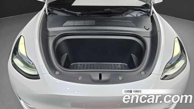 Tesla Model Y Long Range AWD 2021 — фото 6