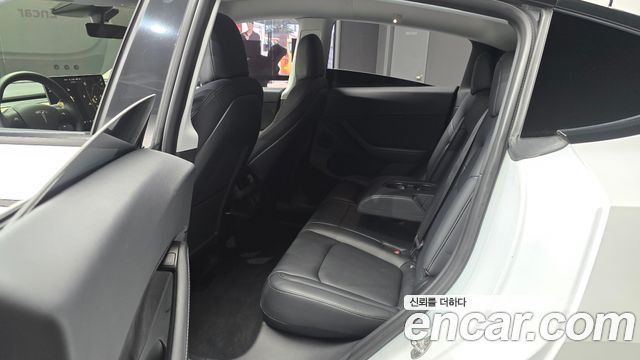 Tesla Model Y Long Range AWD 2021 — фото 12